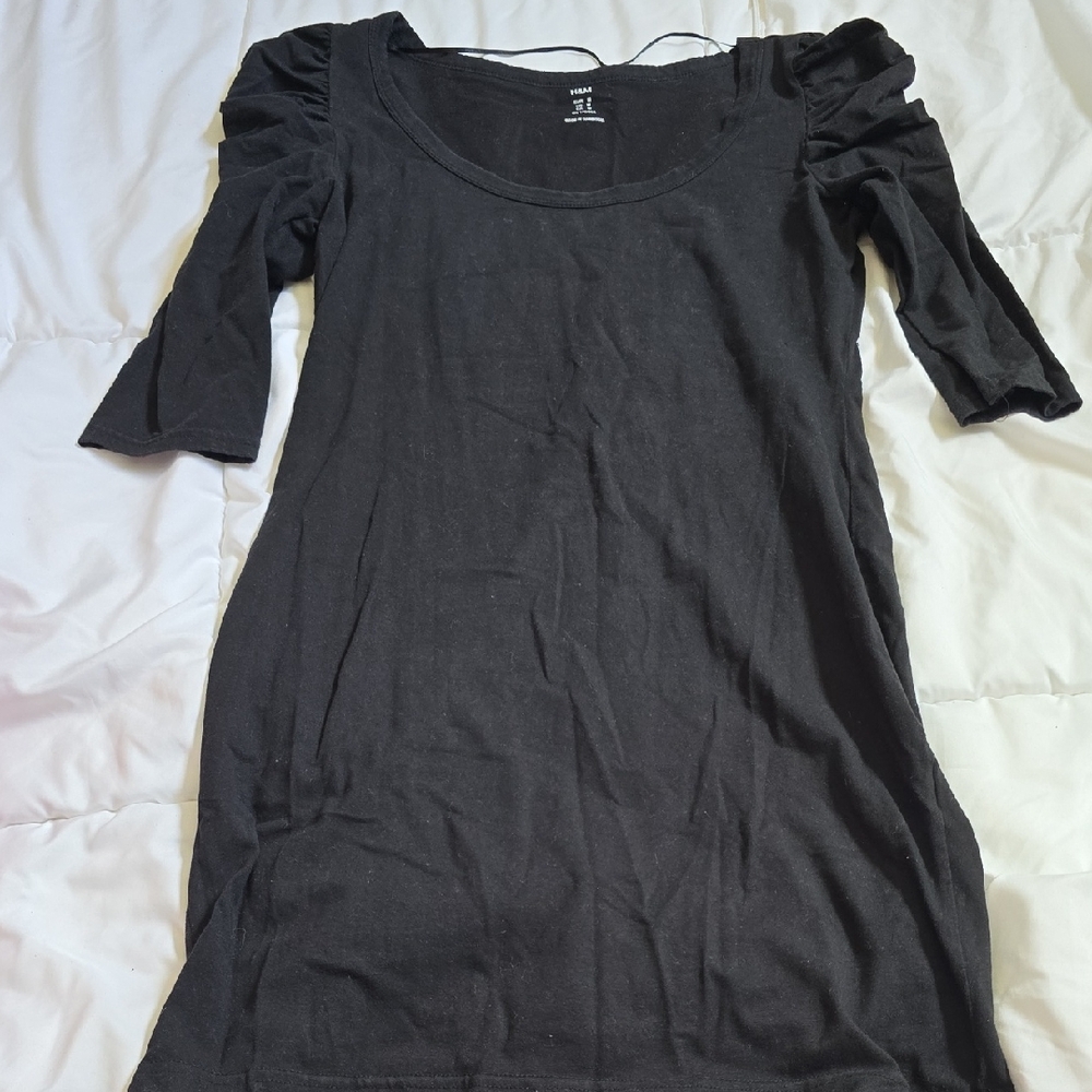 H&M Sleek Black Tee